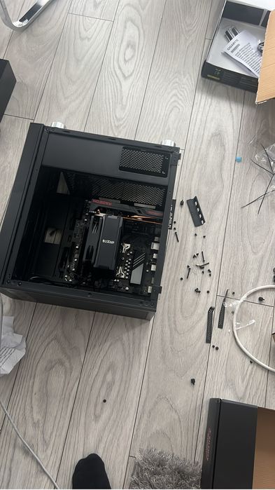 Curățenie și montare componente Pc+Laptop.