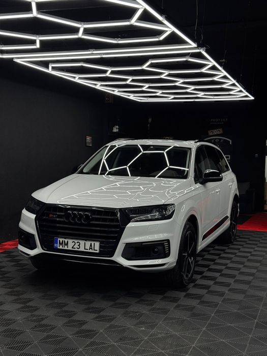 Audi Q7-Etron Plug-in Hybrid