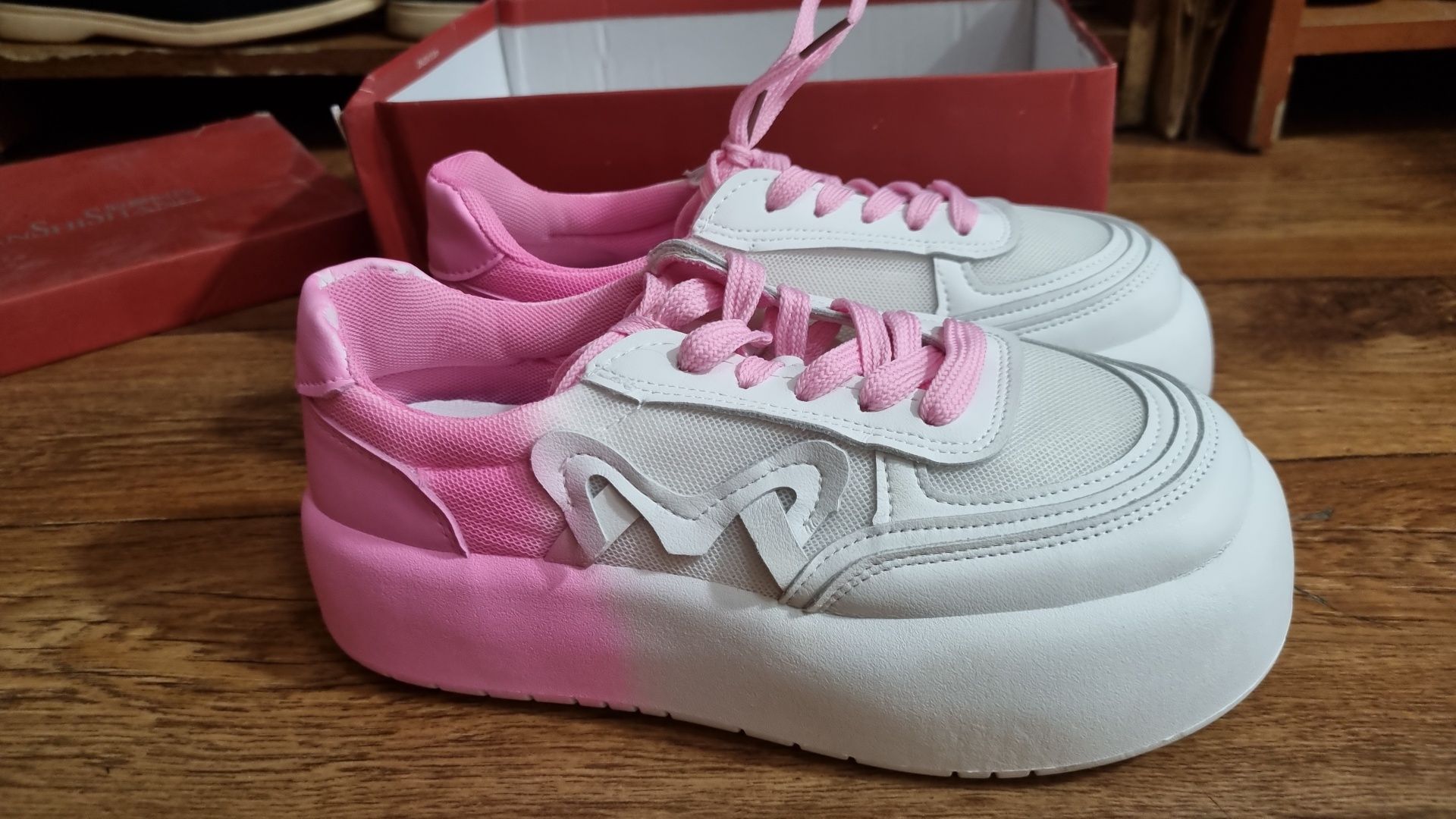 Кроссовки белые/розовые