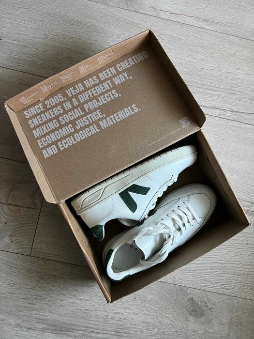 VEJA V-12 LEATHER unisex 40eu