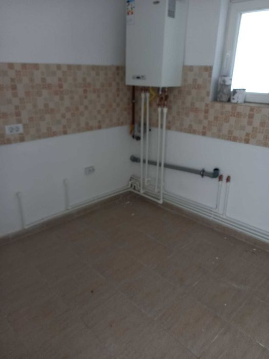 inchiriez garsoniera nemobilata et1 in imobilnou, privat, zona Lisimed