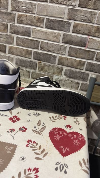 Air Jordan 1 mid