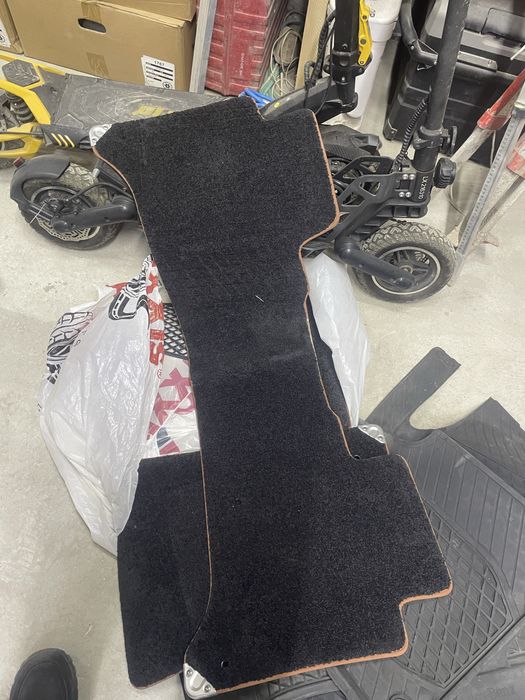 Продам коврики от ренж ровера