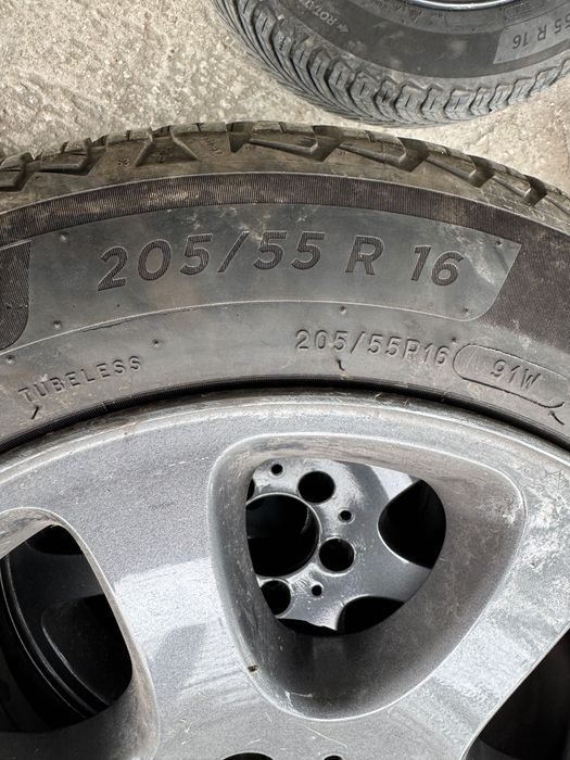 Продавам гуми с джанти 205/55 R16