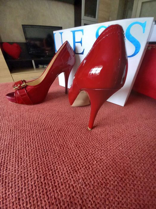 Елегантни обувки   GUESS