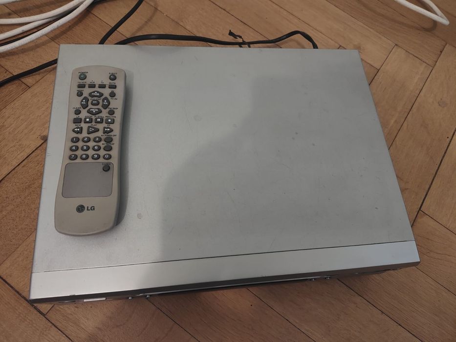 Vând VHS LG funcțional