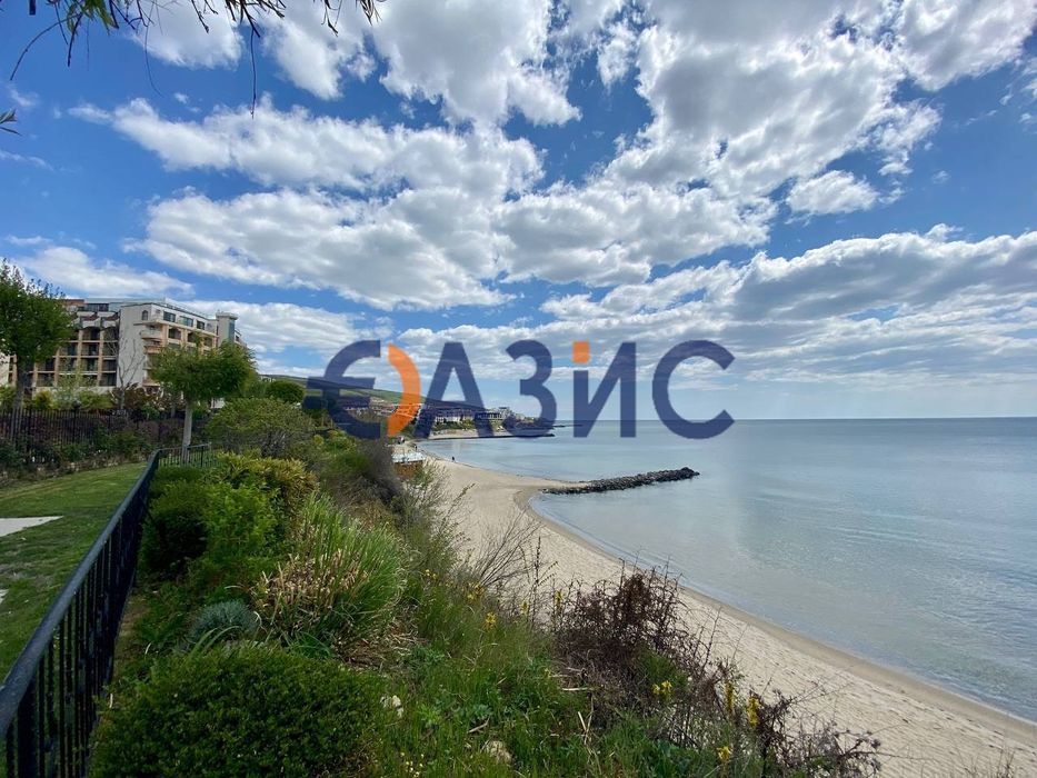 Студио на първа линия море," премиер Форт Бийч", Свети Влас, България,