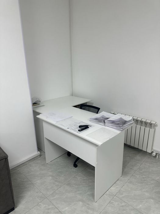 Субаренда Стол для юриста нотариуса и так далее