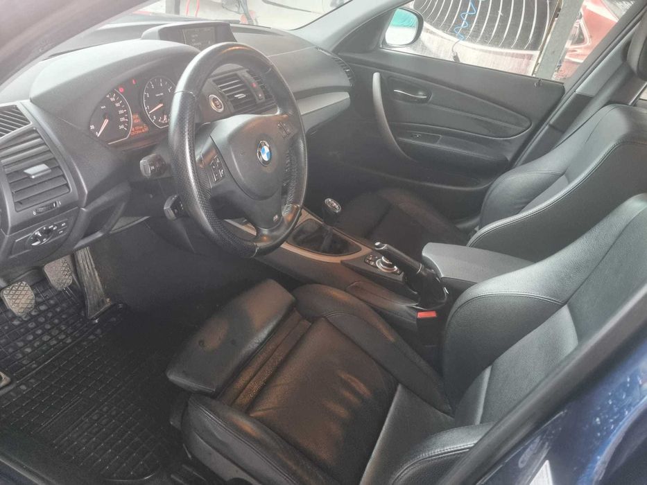 BMW Seria 1 • 2011 • 2.0 benzină • 126.728 km • Pachet M interior