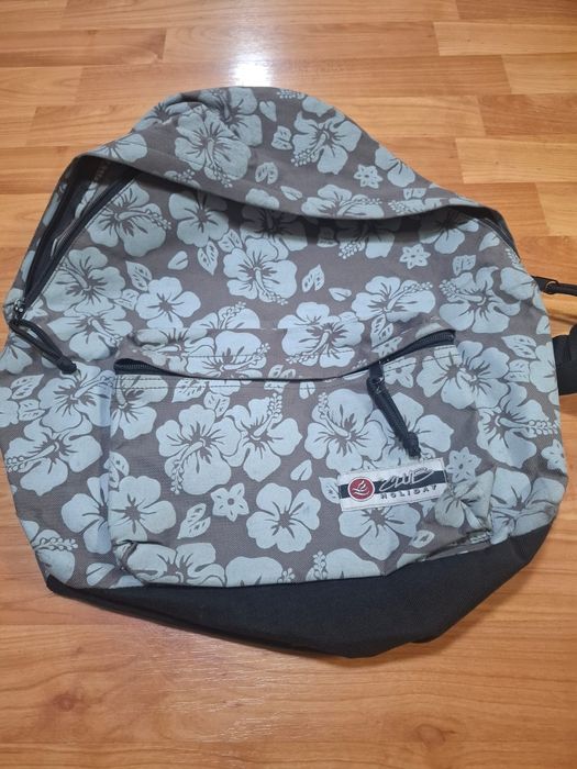 Rucsac foarte puțin folosit!