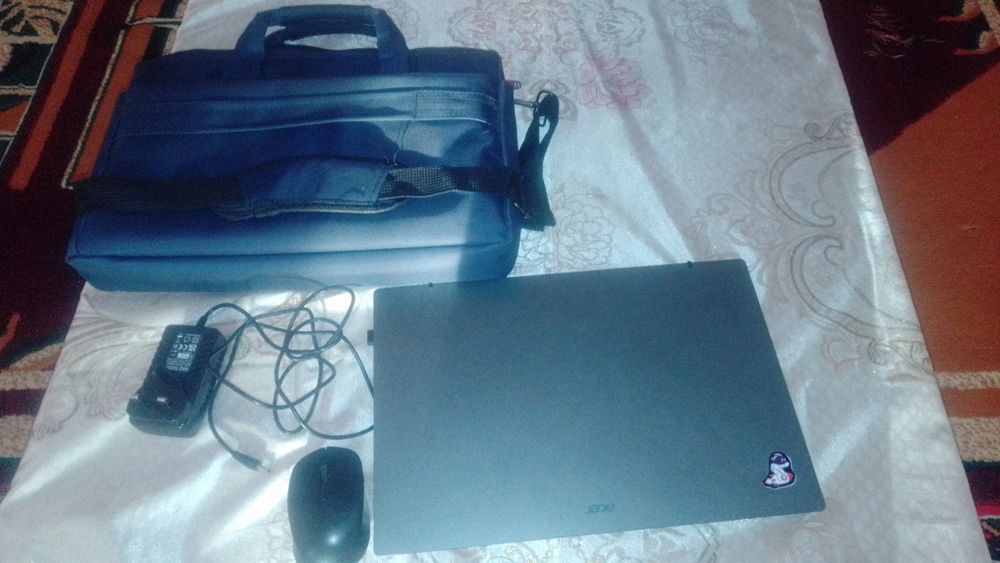 Acer noutbuki yangi.dakument karobkasiyam bor.