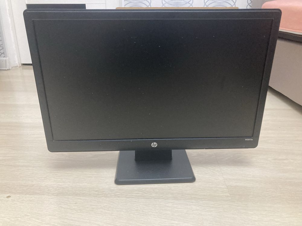 HP монитор работает.