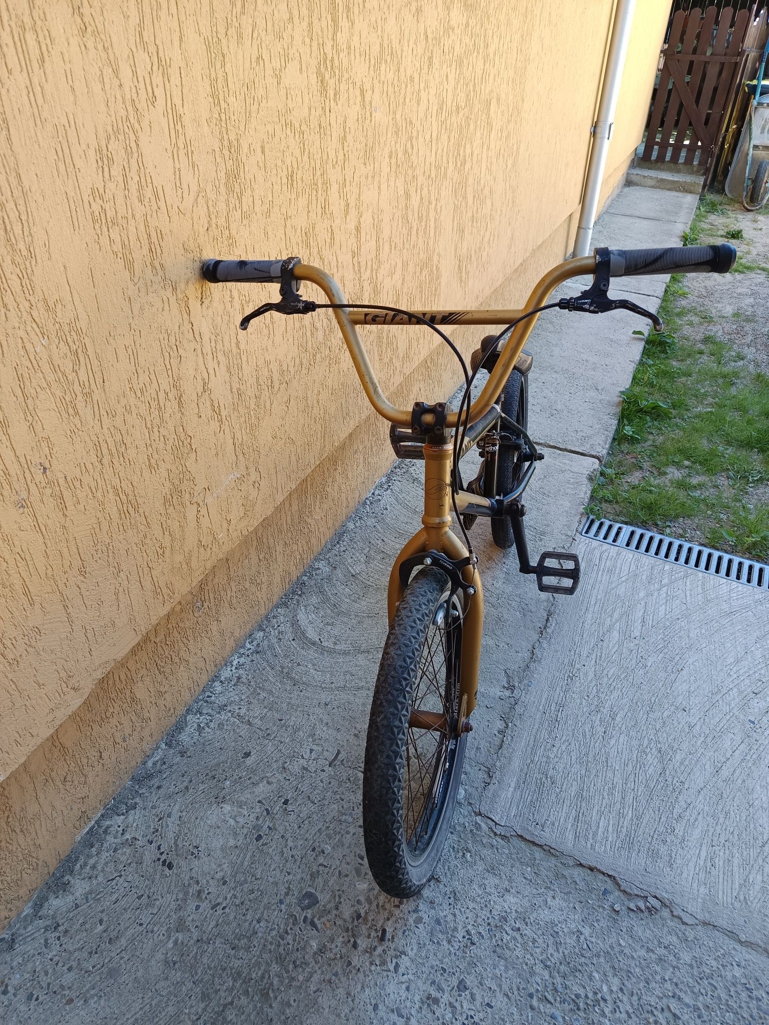 Bicicleta BMX GIANT