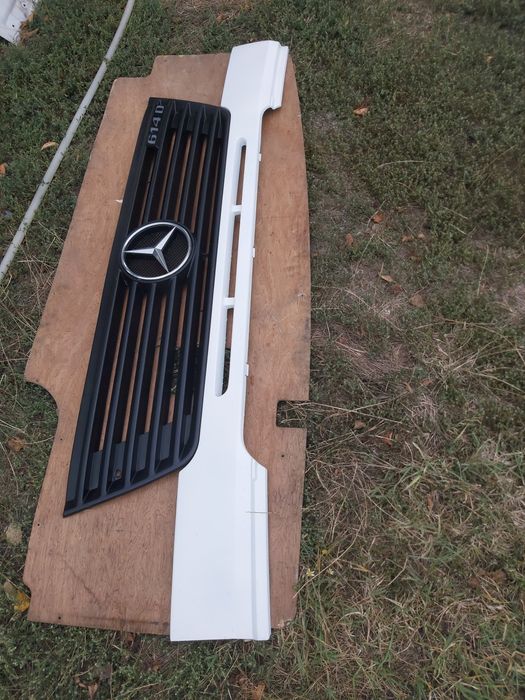 Masca cu Grila Fata Mercedes Vario