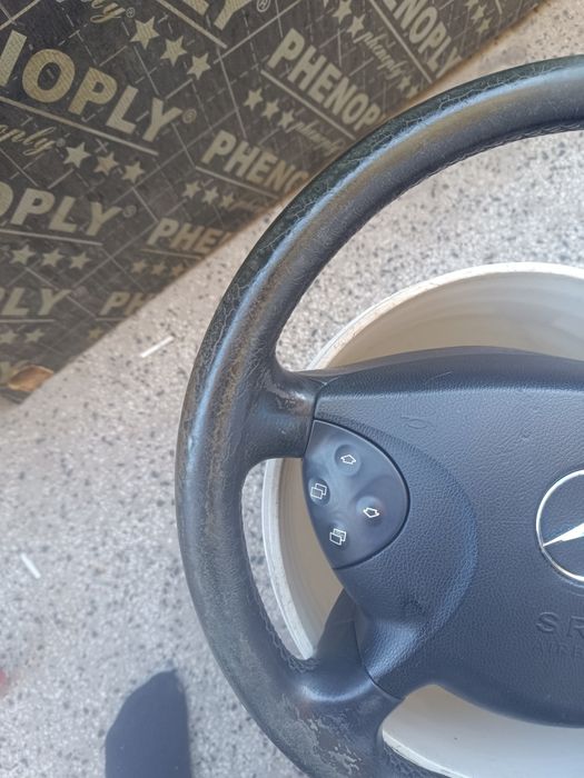 Продавам волан със Еърбег за Мерцедес w211