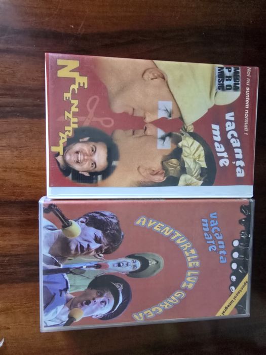 Două casete vhs,cu Vacanta Mare, 45 de lei