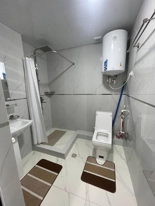 Медиа парк атрофида янги домда 3хонали кв срочна ижарага берилади