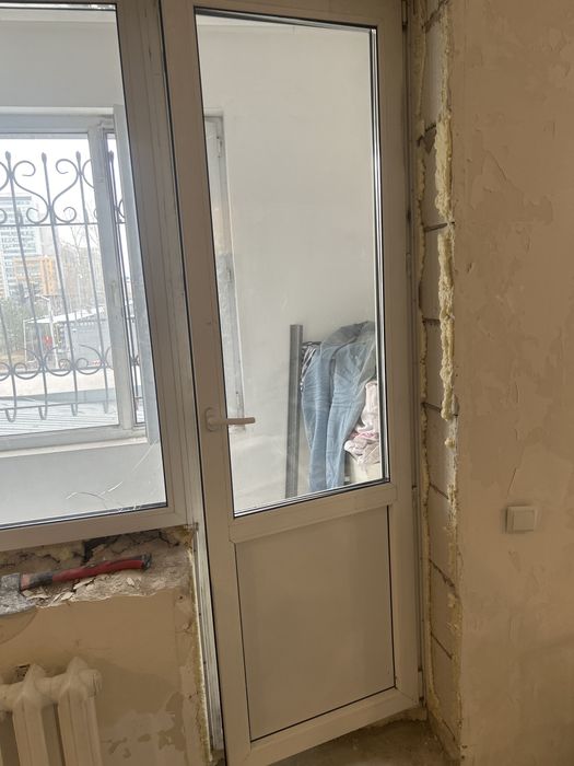 Пластивовая дверь