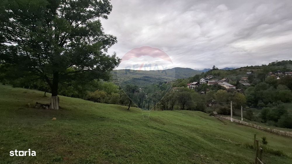 Teren cu priveliste spectaculoasa, 4000mp, la 18km de Sinaia