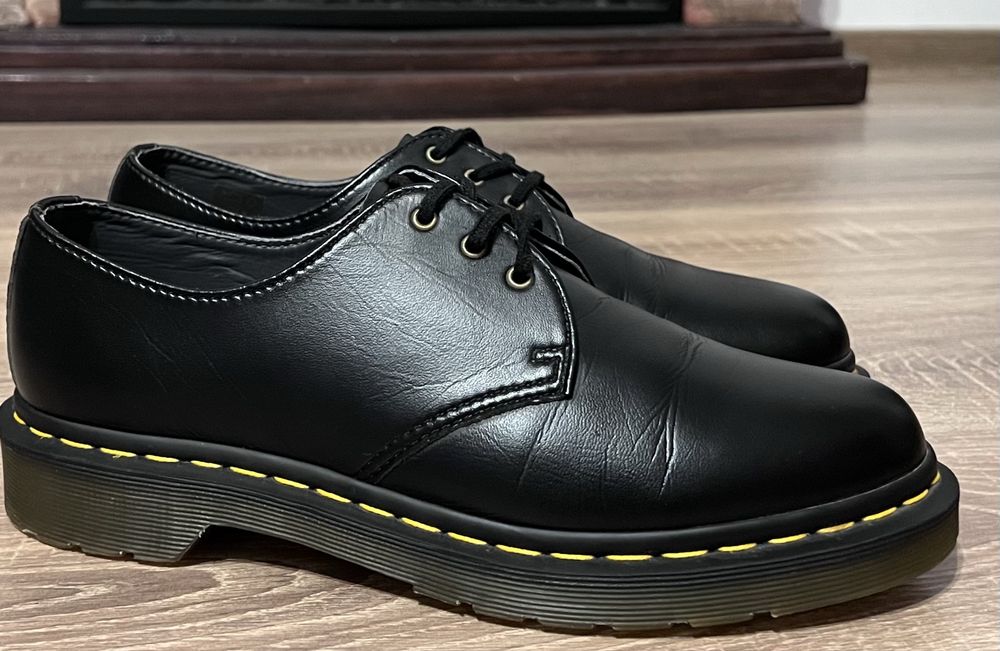 Pantofi Dr. Martens.. marime 41