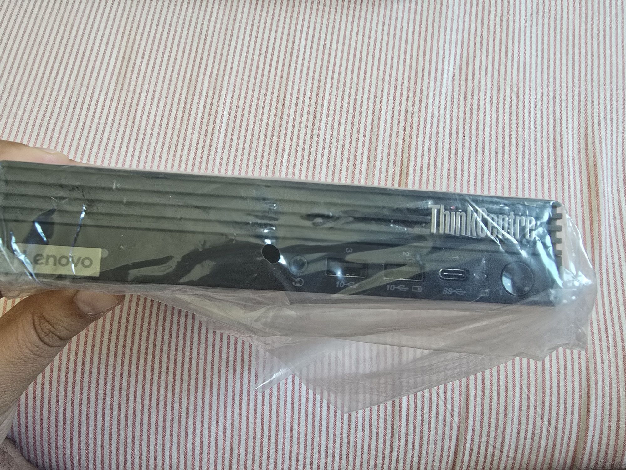 PC LENOVO ThinkCentre M70q Gen 4
