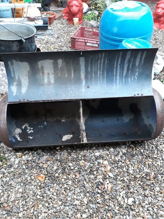 Troc pentru animale cu două compartimente lung.1,4×50 preț.320 lei.