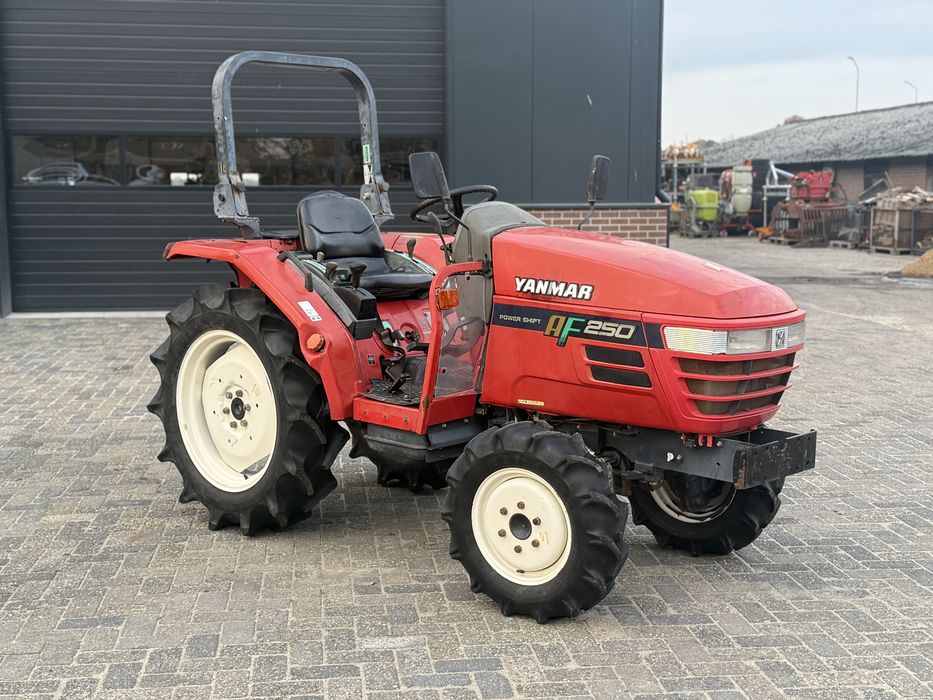 Tractor Japonez yanmar af 250 4x4 25 cp freza