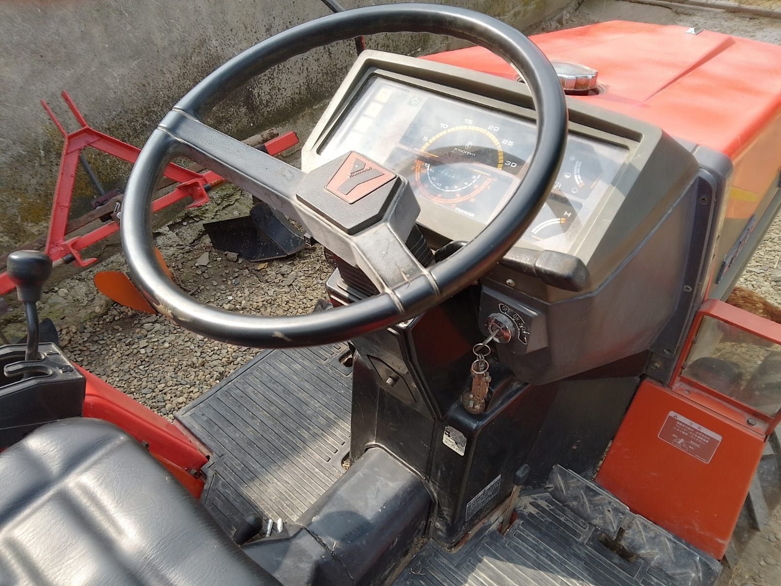 Vând tractor Japonez 4x4 Yanmar F 155