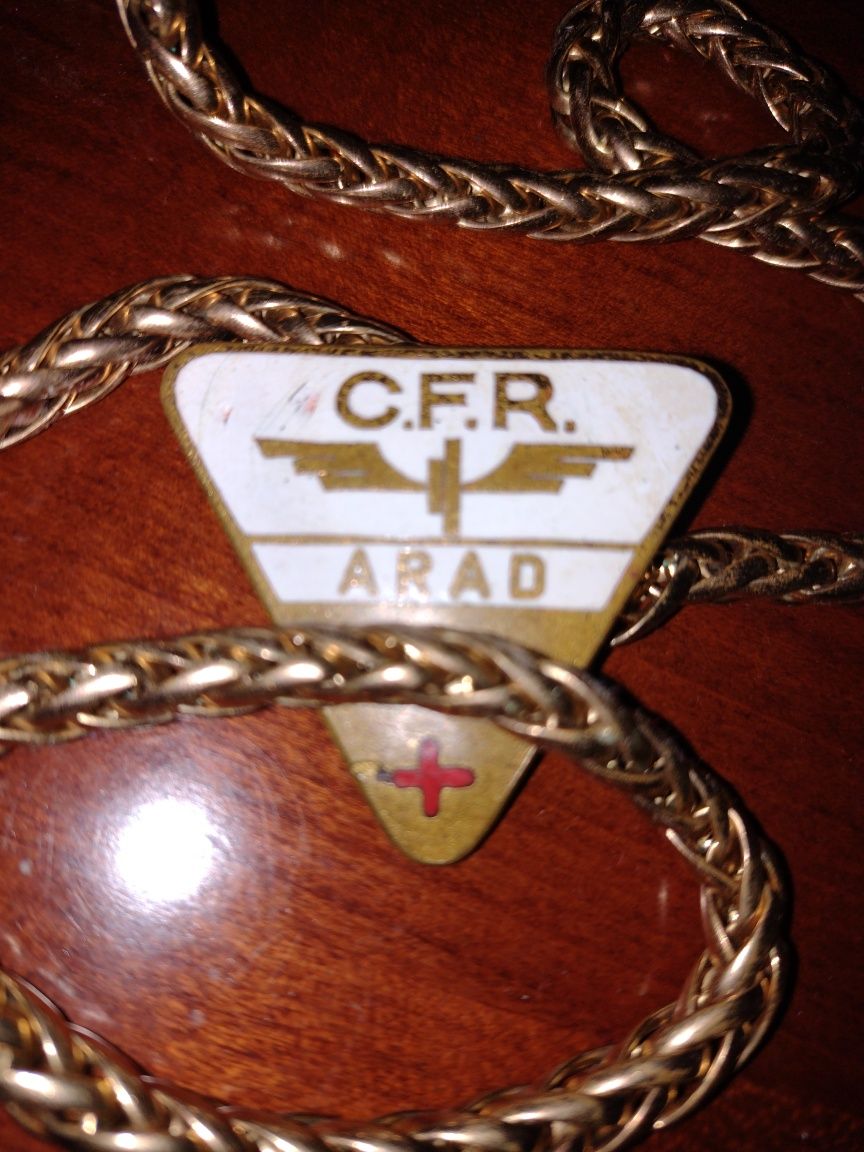 Vând insigna veche medicala CFR Arad