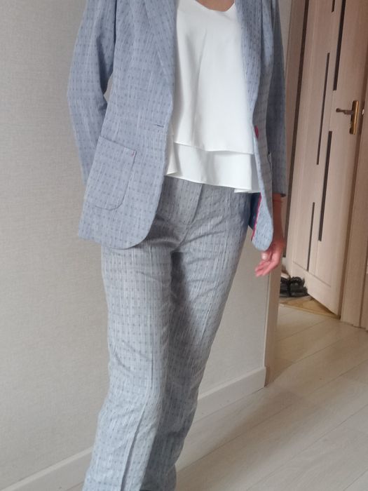 Продам брючный костюм.