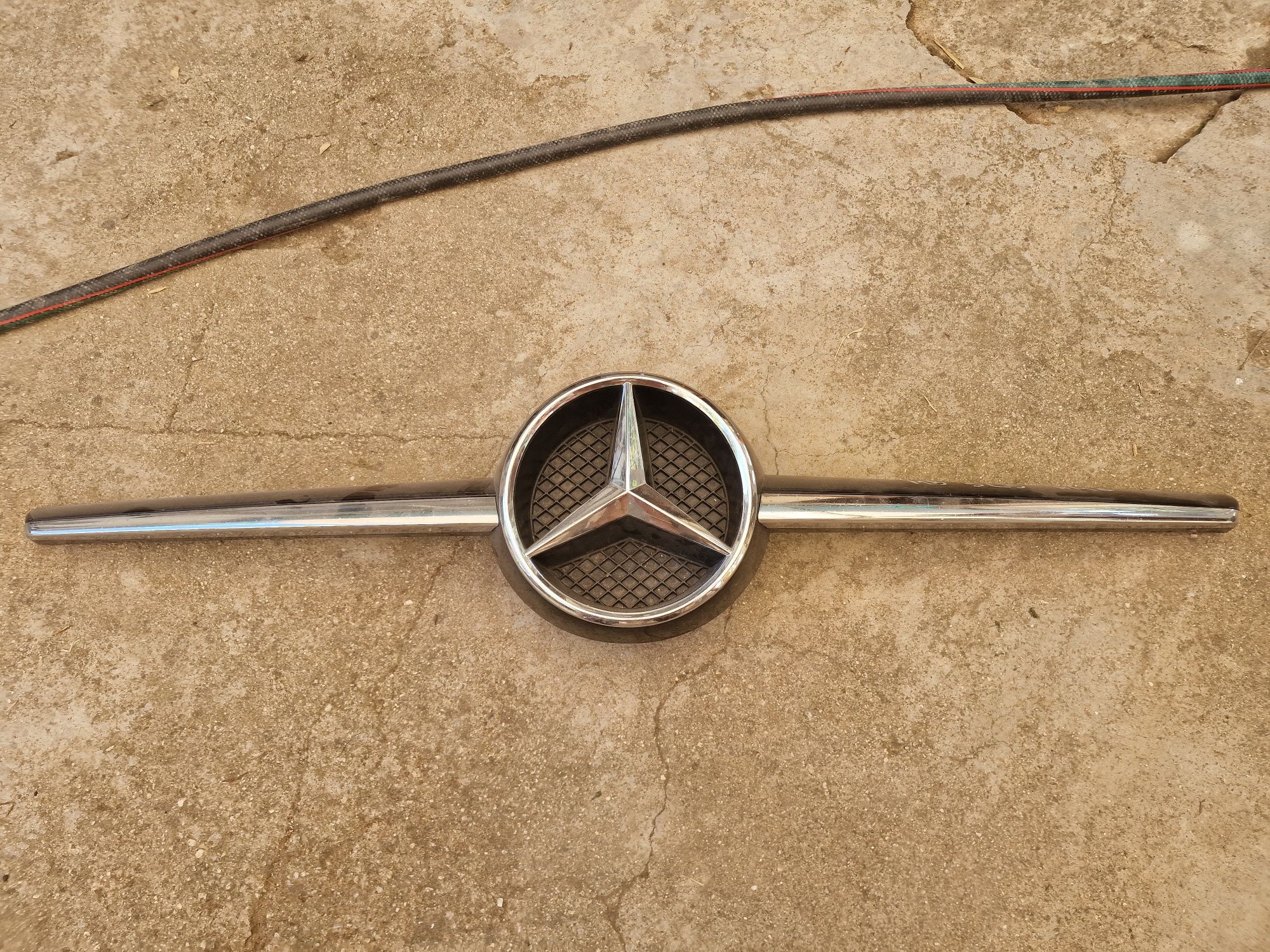 Mercedes Benz SLS AMG решетка