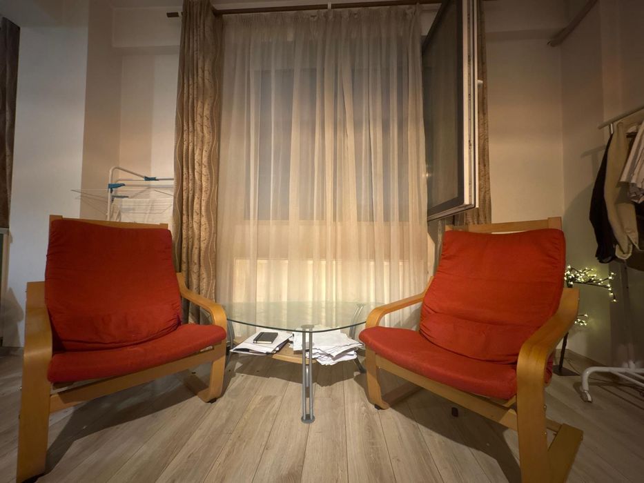 2 scaune + masa living