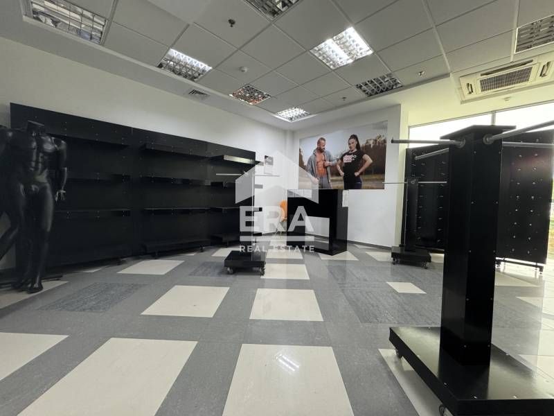 Дава се под наем Магазин в Силистра, Център - 40 кв.м за 256 € - Снимка #1