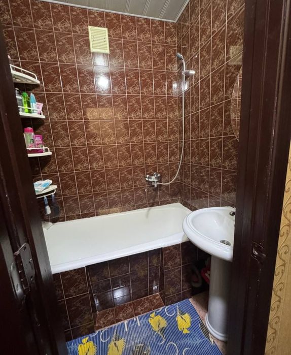 Yunsobod 9 kv  2/2/5/58 kv razdelniy toza uy srochniy variyant