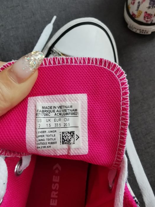 New Balance , Converse, Nike