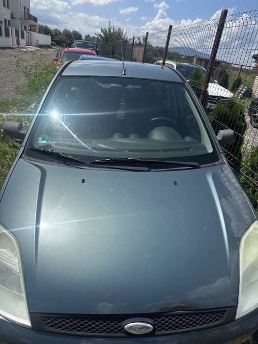 Dezmembrez sau vand complect Ford Fiesta 1,4 din 2002