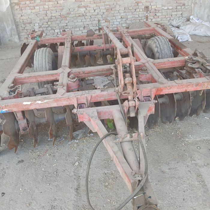 Yer tekislaydigan uskuna