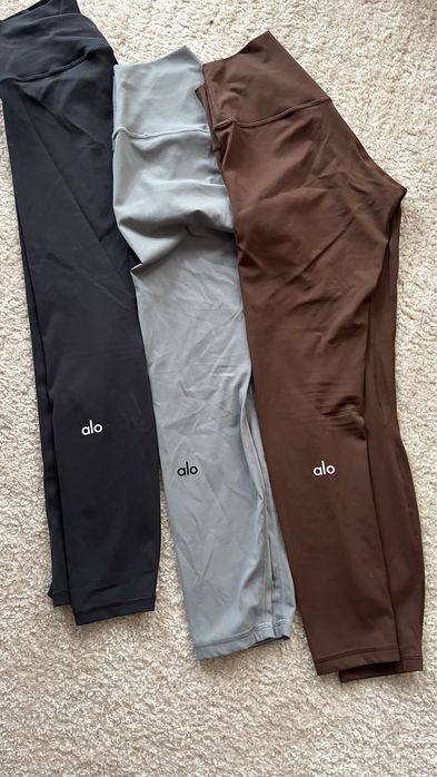 Alo yoga три клина