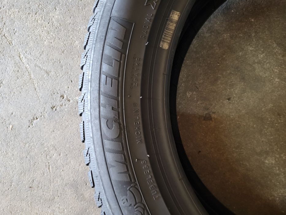 2 anvelope 195 55 R 16 Michelin iarna