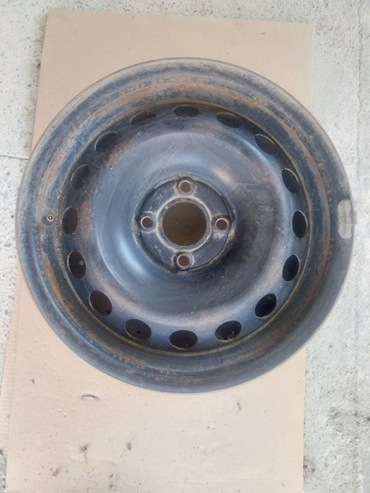 Vând janta de tabla pe 15