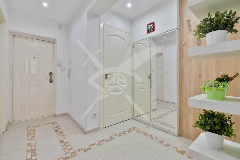Тристаен апартамент в жк. Изгрев № 89881