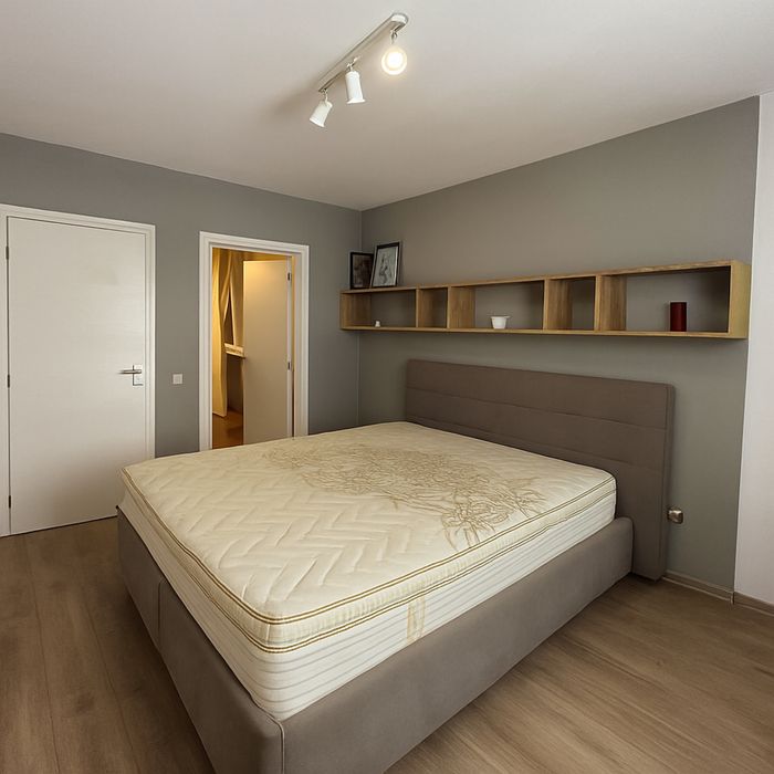 Apartament la cheie, zona vivo!
