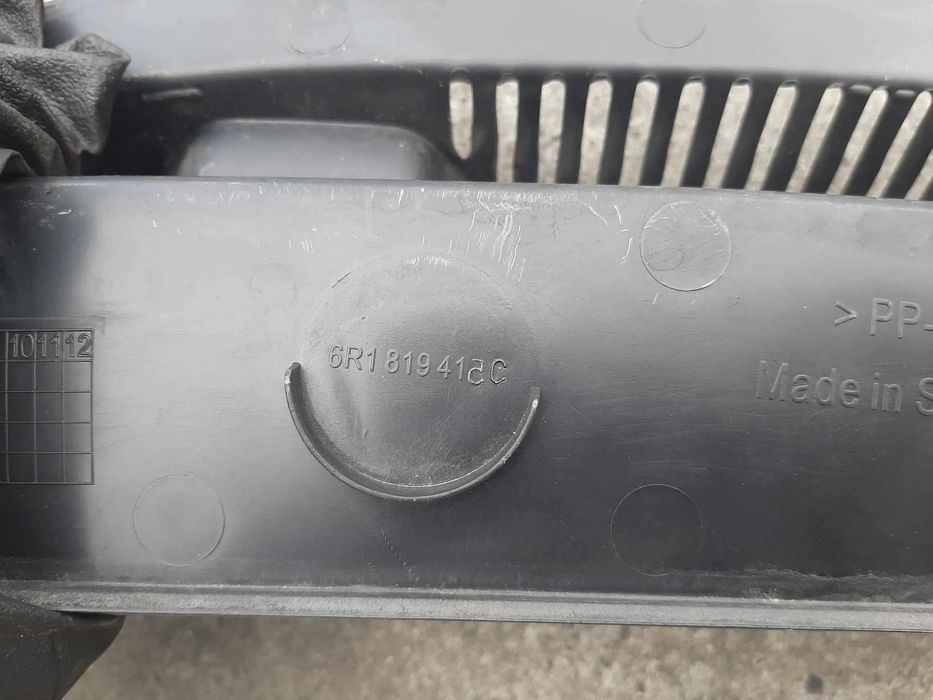 grila stergator parbriz  vw polo 6r cross 2017  1.4 tdi cus  6r1819415c