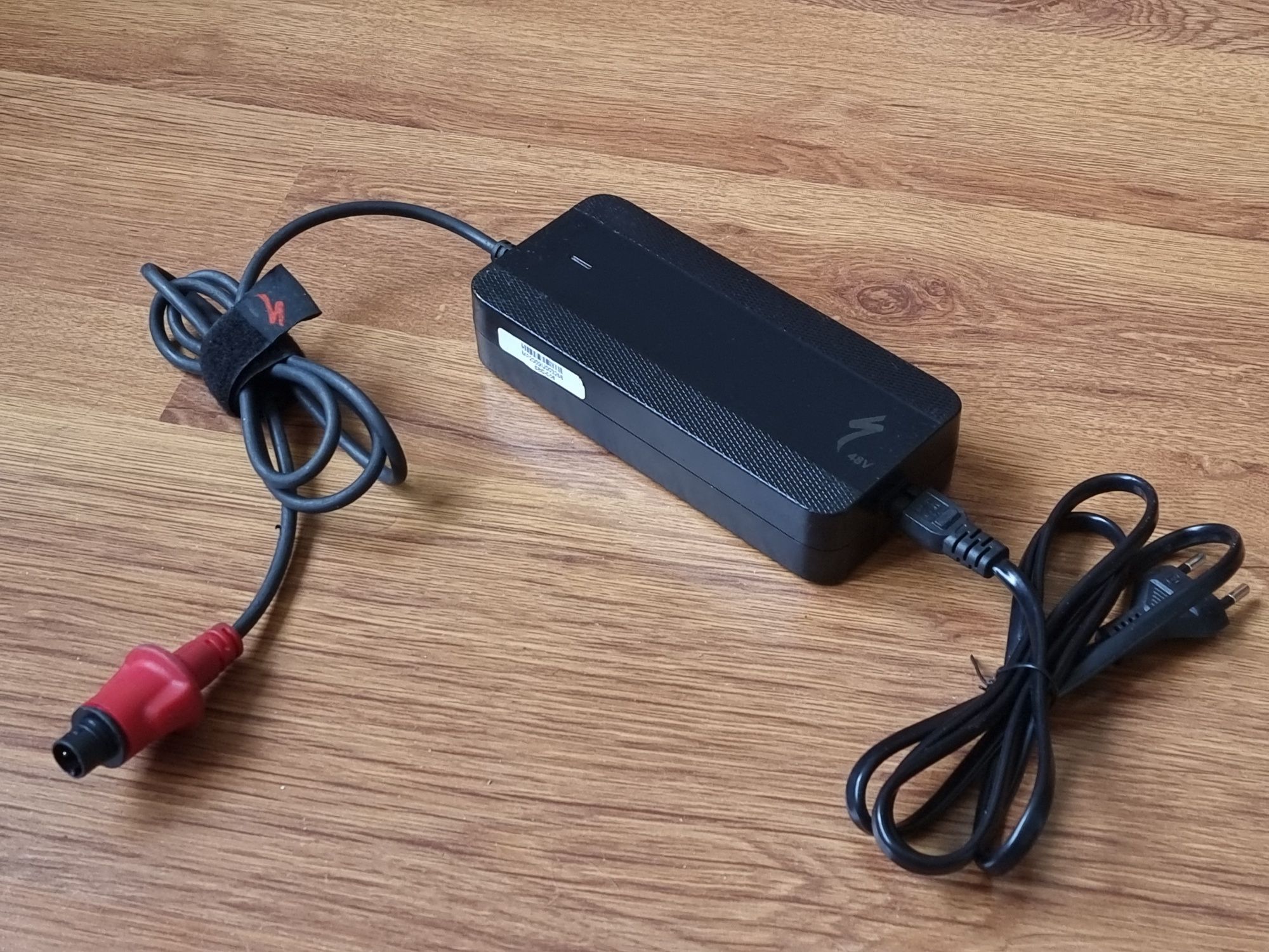 Оригинално  зарядно за  Li-Ion батерии за SL E-Bike 3 pin 48V