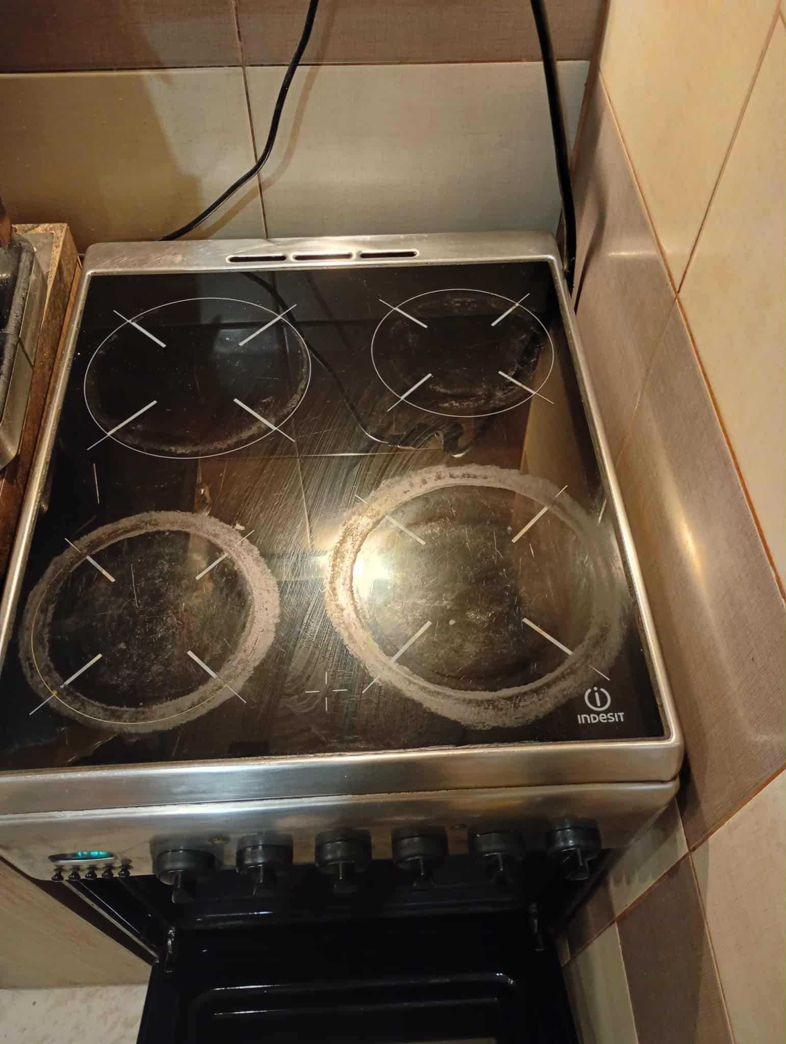 ПЕЧКА INDESIT,ИНДЕЗИТ с керамични котлони иноксова.Всичко работи.ПРОМО