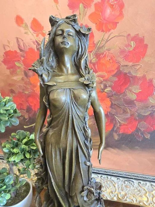 Statueta bronz Persefona,semnata.