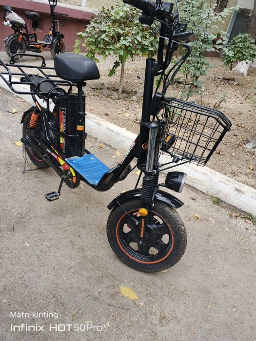 Elektro sukuter sotiladi