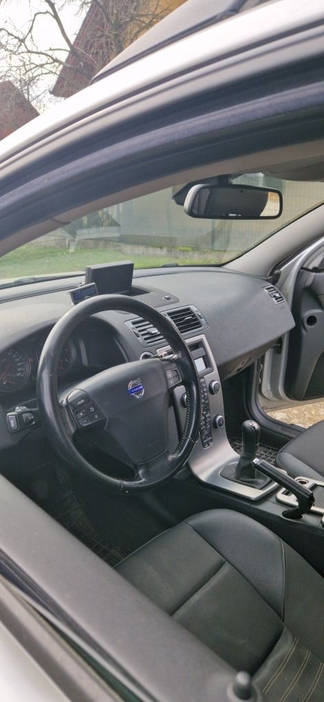 Volvo V50 2.0 136 cp , 3000 euro