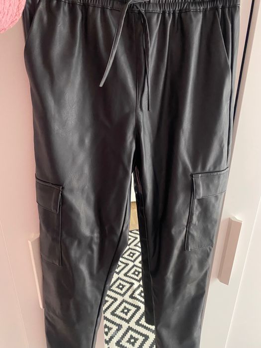Pantalon imitație de piele 152