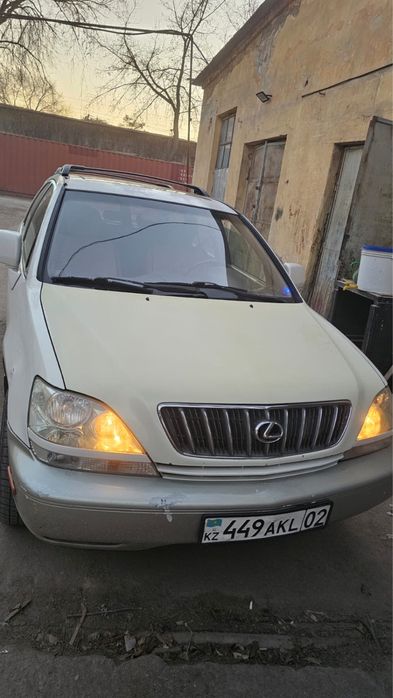 Продам машину Lexus rx 300